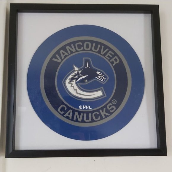 Hand-painted Vinyl Record Painting ~ Vancouver Canucks - Framed - Picture 1 of 1